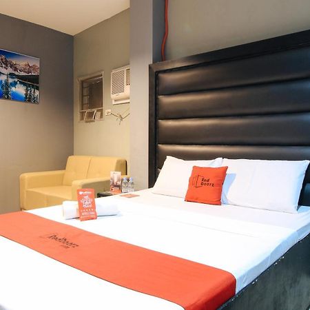 Reddoorz @ P Florentino Street Sampaloc Манила Экстерьер фото