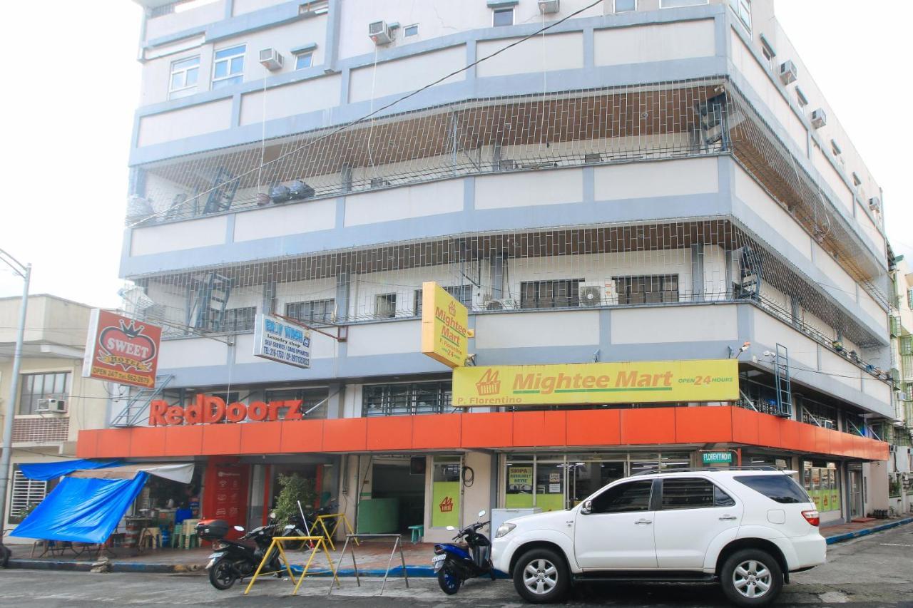 Reddoorz @ P Florentino Street Sampaloc Манила Экстерьер фото