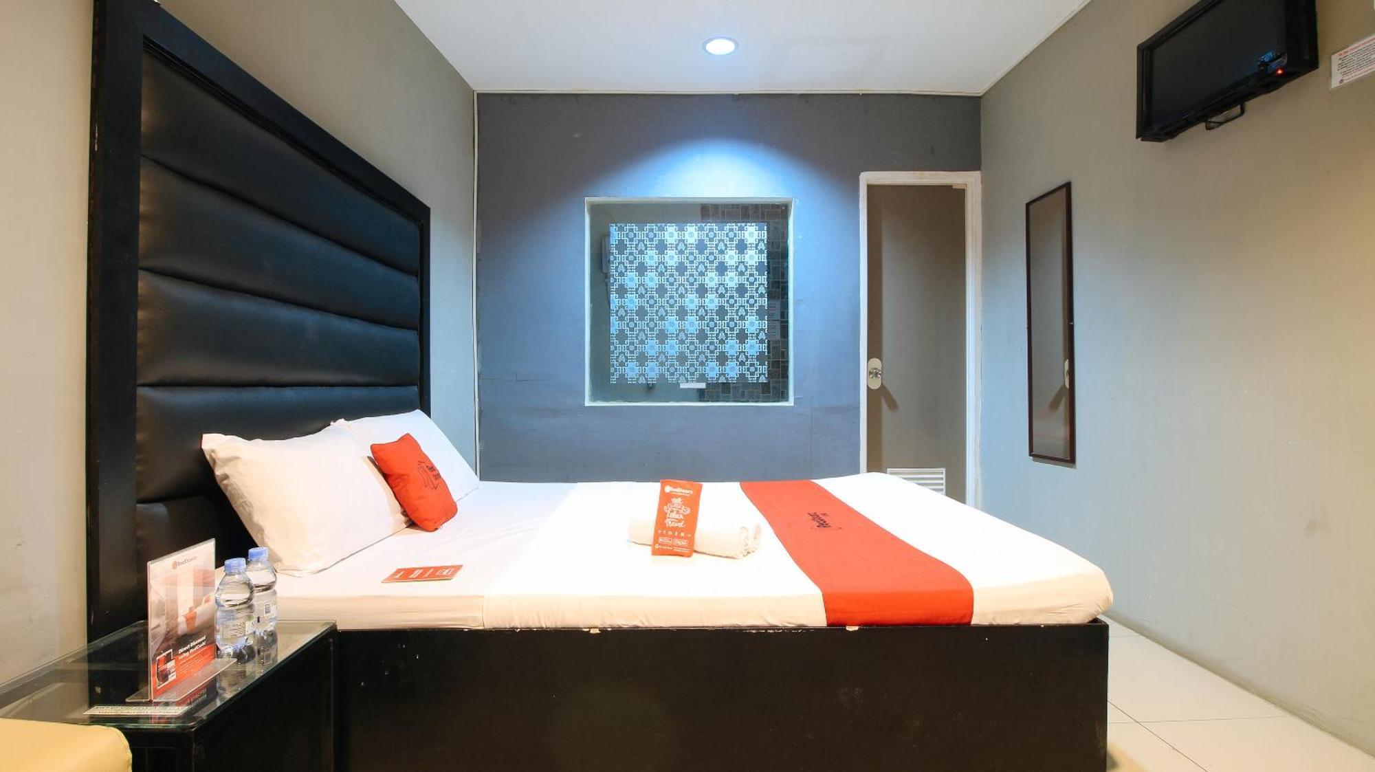 Reddoorz @ P Florentino Street Sampaloc Манила Экстерьер фото