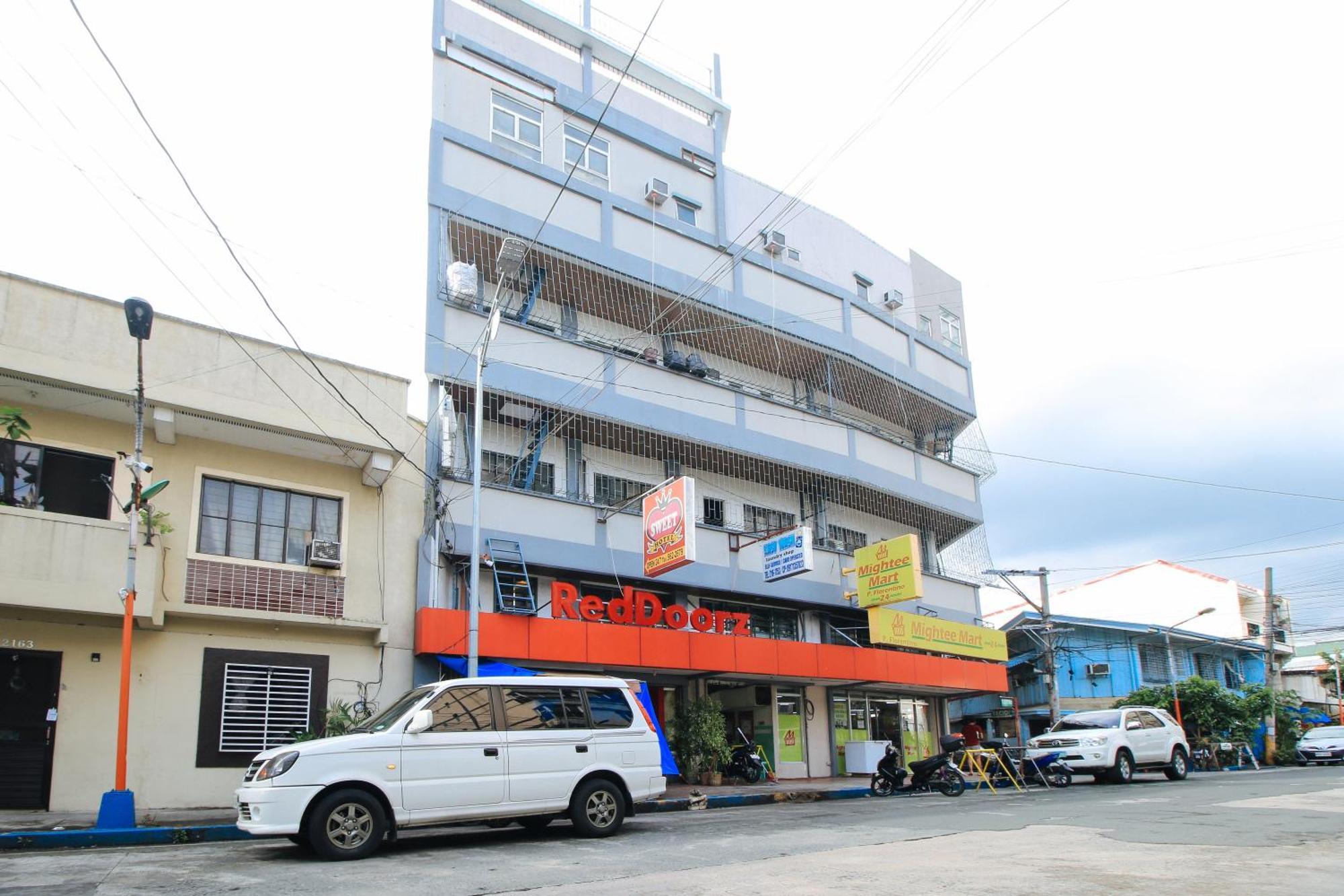 Reddoorz @ P Florentino Street Sampaloc Манила Экстерьер фото